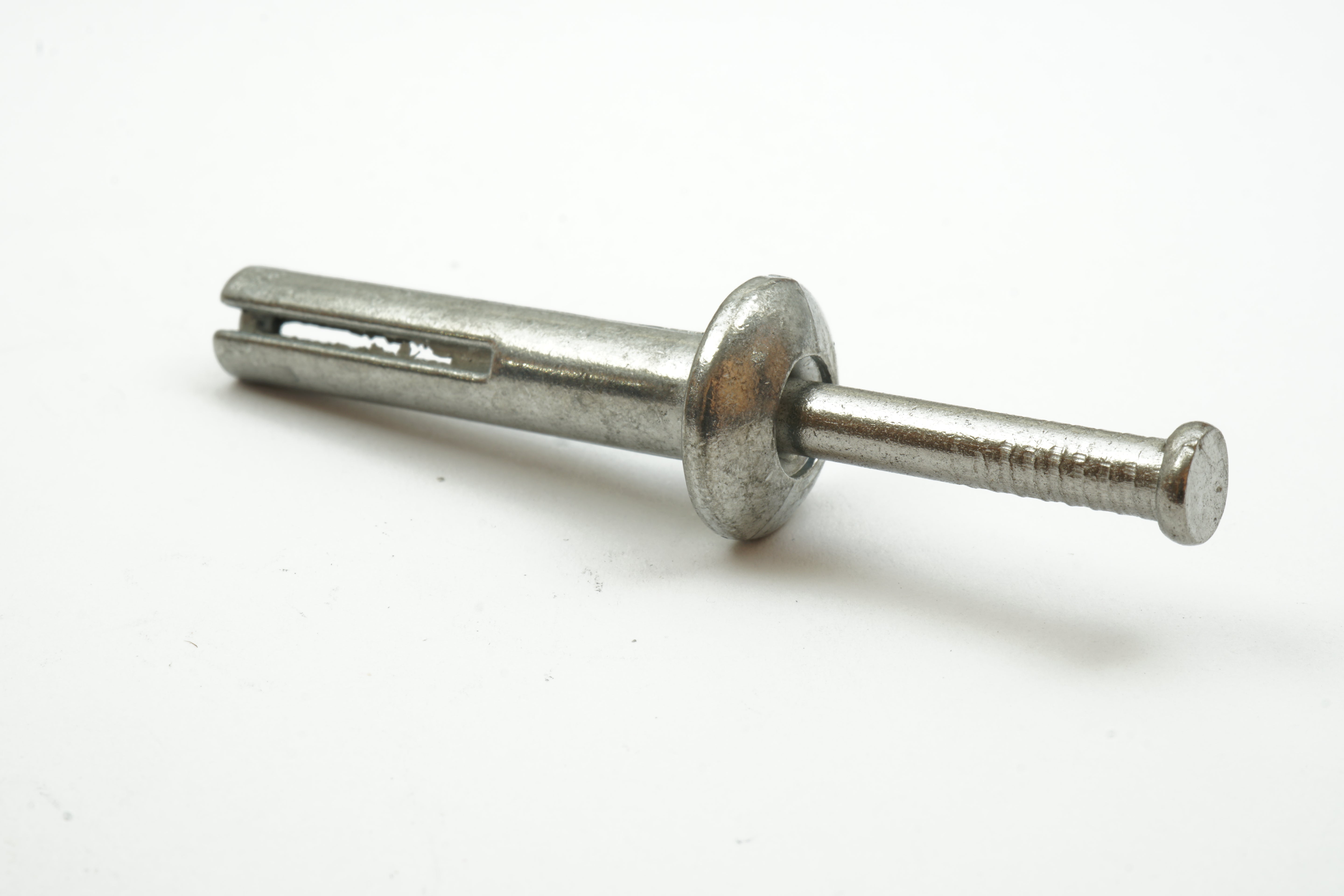 Bulk Hammer Drive Anchors – Mushroom Head – Zinc Alloy with 304 Stainless Steel Nails – Monster Bolts